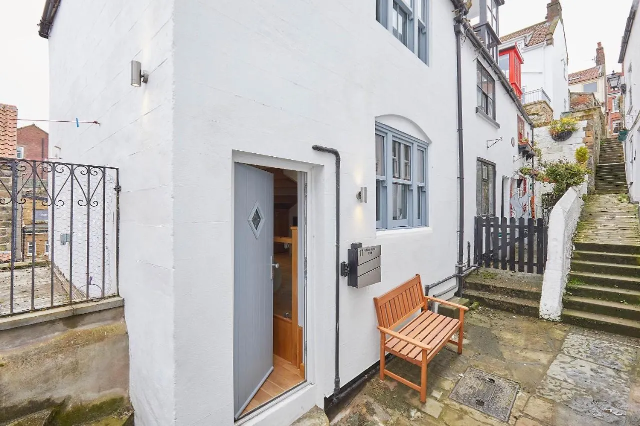 Host & Stay - 11 Bakehouse Yard Whitby Holiday home