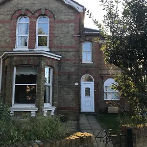 traditional-2-bedroom-flat.tophotelsbath.com/