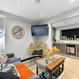 Holiday home 30 Percent Off! Elegant Of - Sleeps 5, Whitby