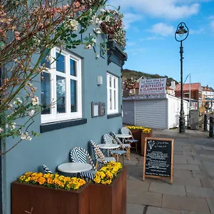 Hotel The Marine & Restaurant, Whitby